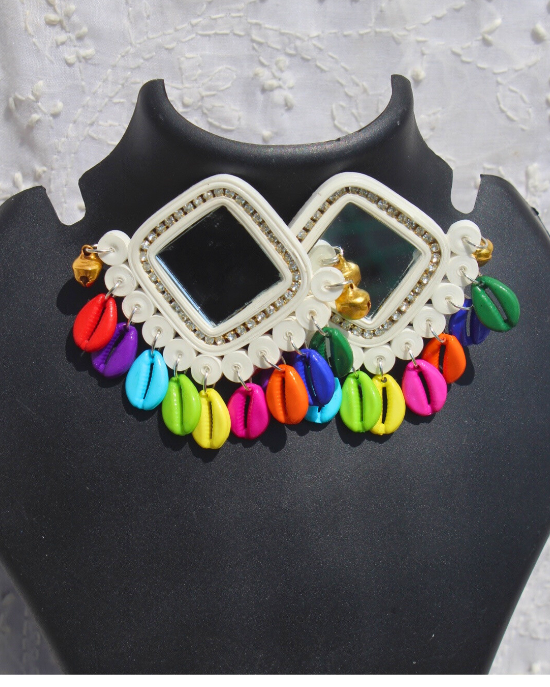 Aaryamani earrings - White