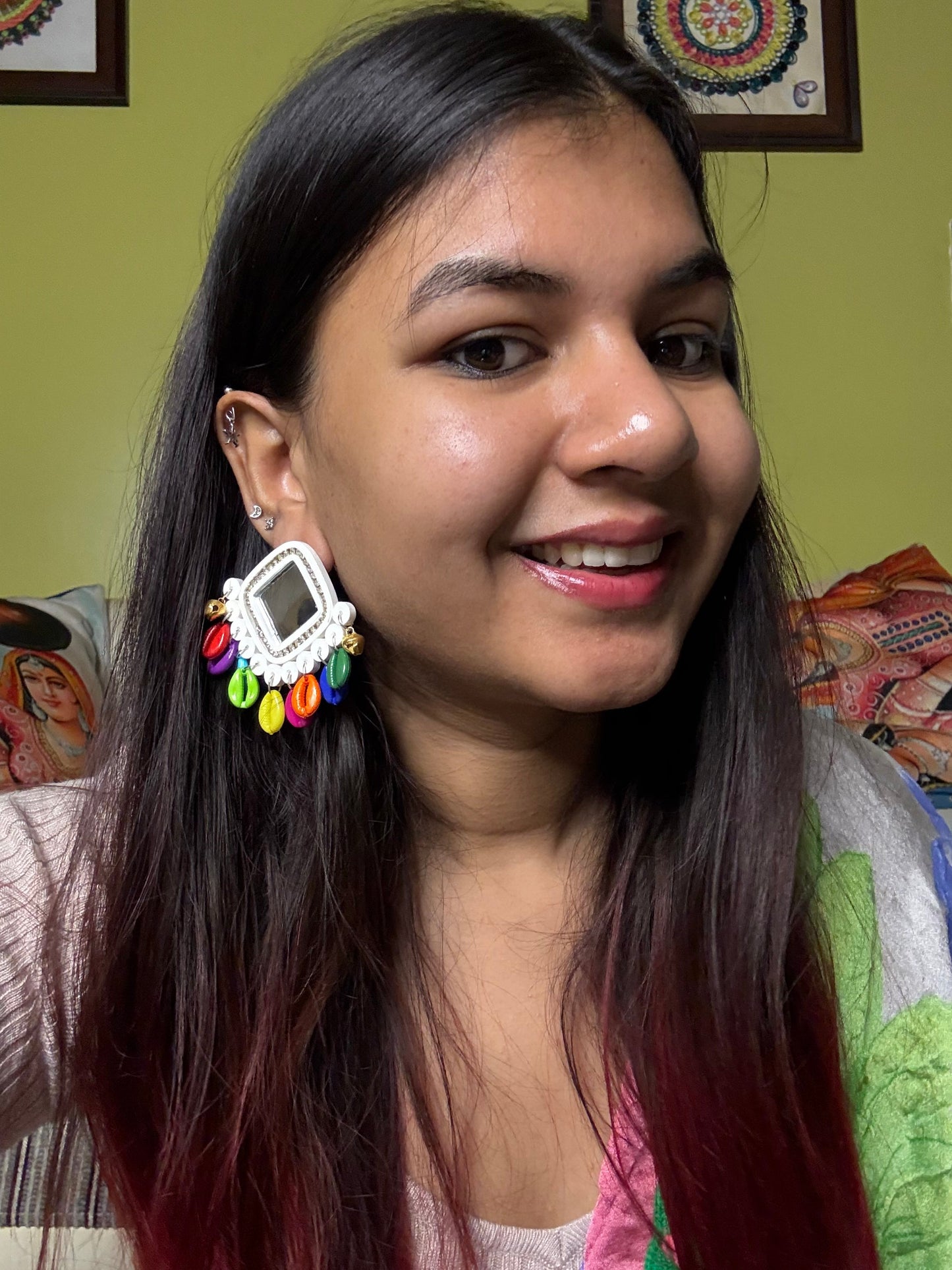Aaryamani earrings - White